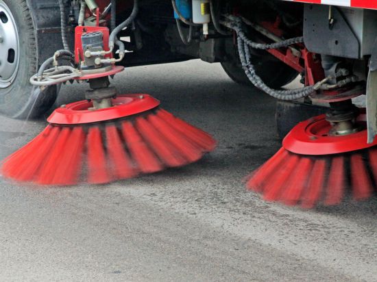 5 Reasons To Hire a Professional Street Sweeping Company